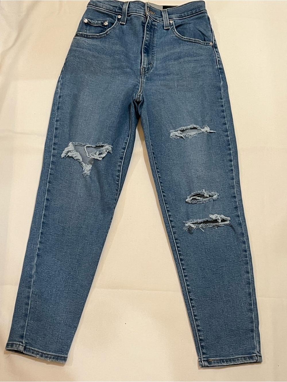 Levi's Silver Tab Distressed Mom Jeans in Medium Blue Sz. 26